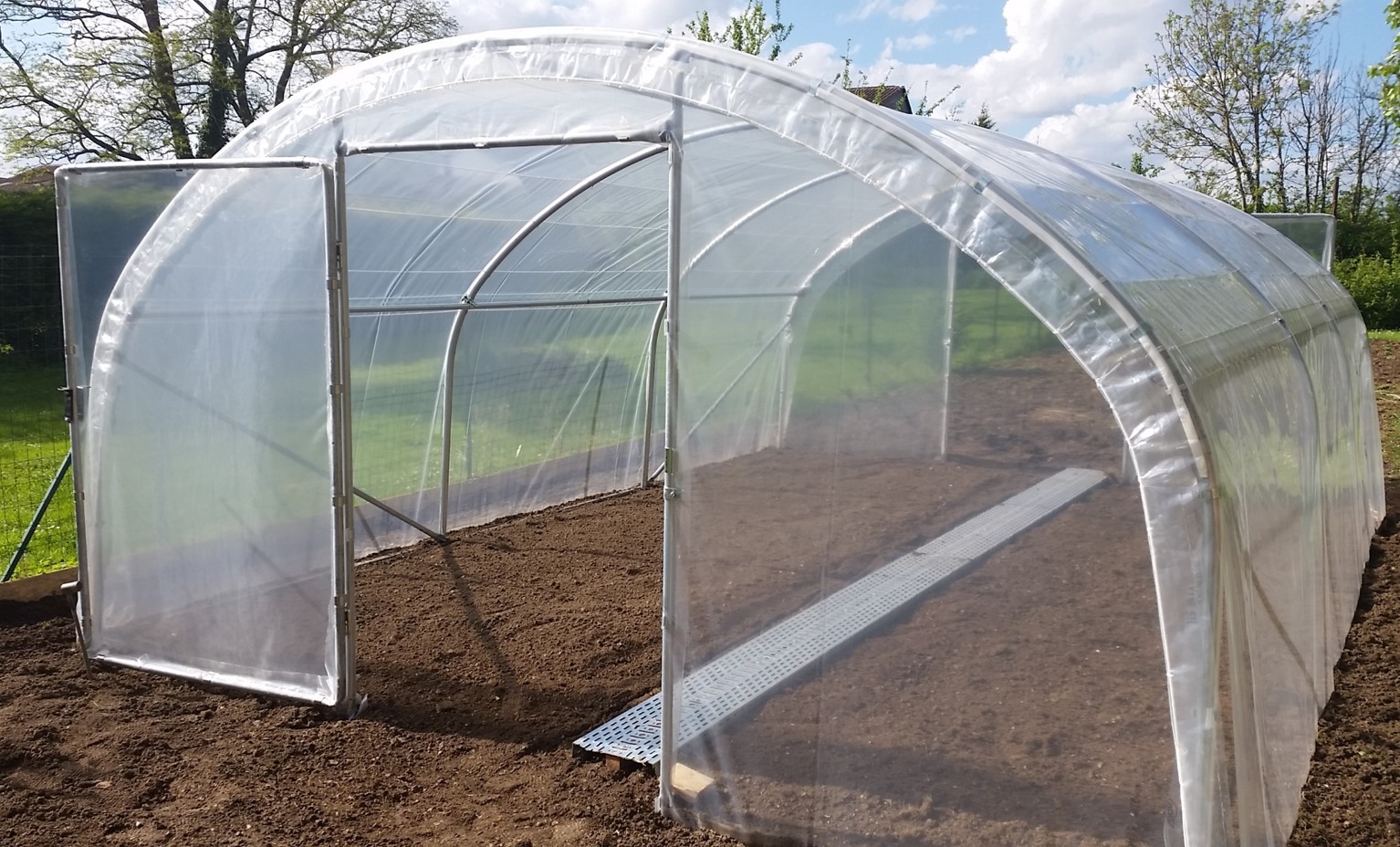 Formation en Construction de Serre Agricole avec Irrigation Goutte à Goutte